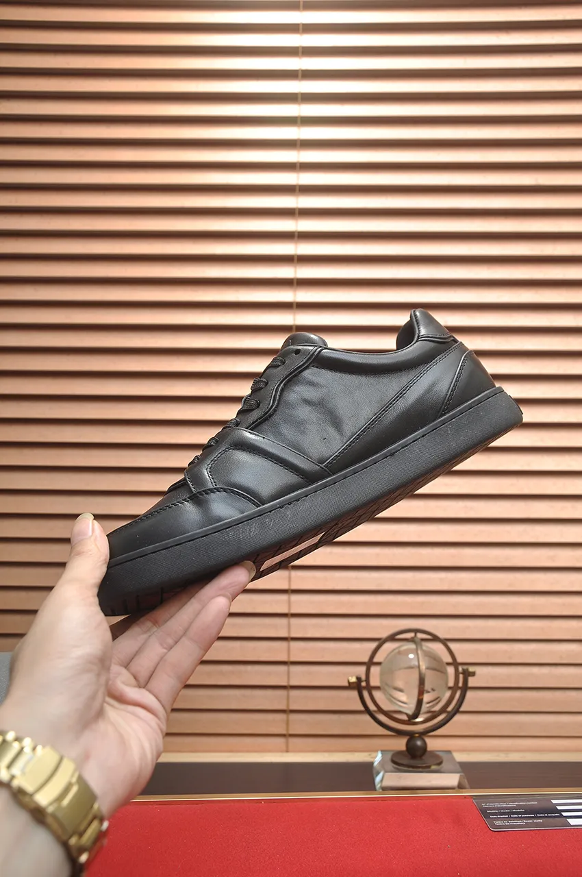 Men's shoes 💰580💶 [PRADA] Top original items, new seasonal styles, high-quality original items, top-grade high-mercerized cowhide combined with original breathable fabric + imported glue, imported stretch fabric inside with original cowhide feet, original thick outsole! Quality guaranteed! Code 38-45 (45 customized)